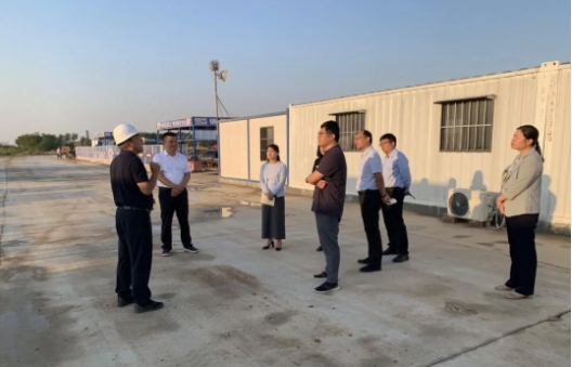 2024年棗莊市中青班“互學(xué)互鑒”觀(guān)摩團到信華寶得機床項目調研