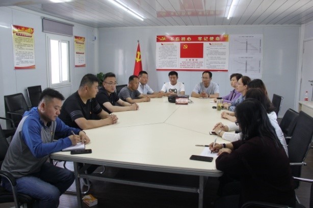 億豐公司黨支部舉行“黨員示范崗”掛牌活動(dòng)