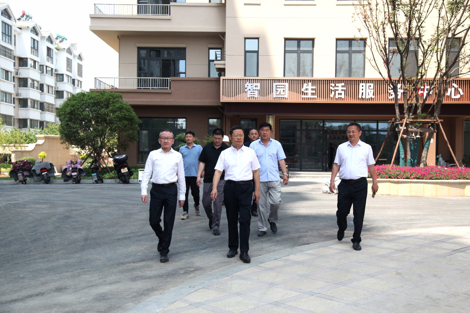 信華集團黨委書(shū)記、董事長(cháng)徐俊調研信華城·智園交房籌備工作